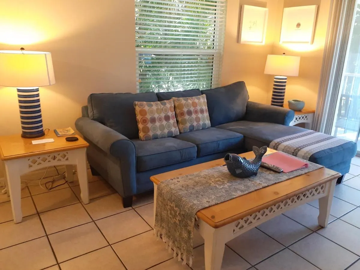 Turtle Crawl Inn - Longboat Key