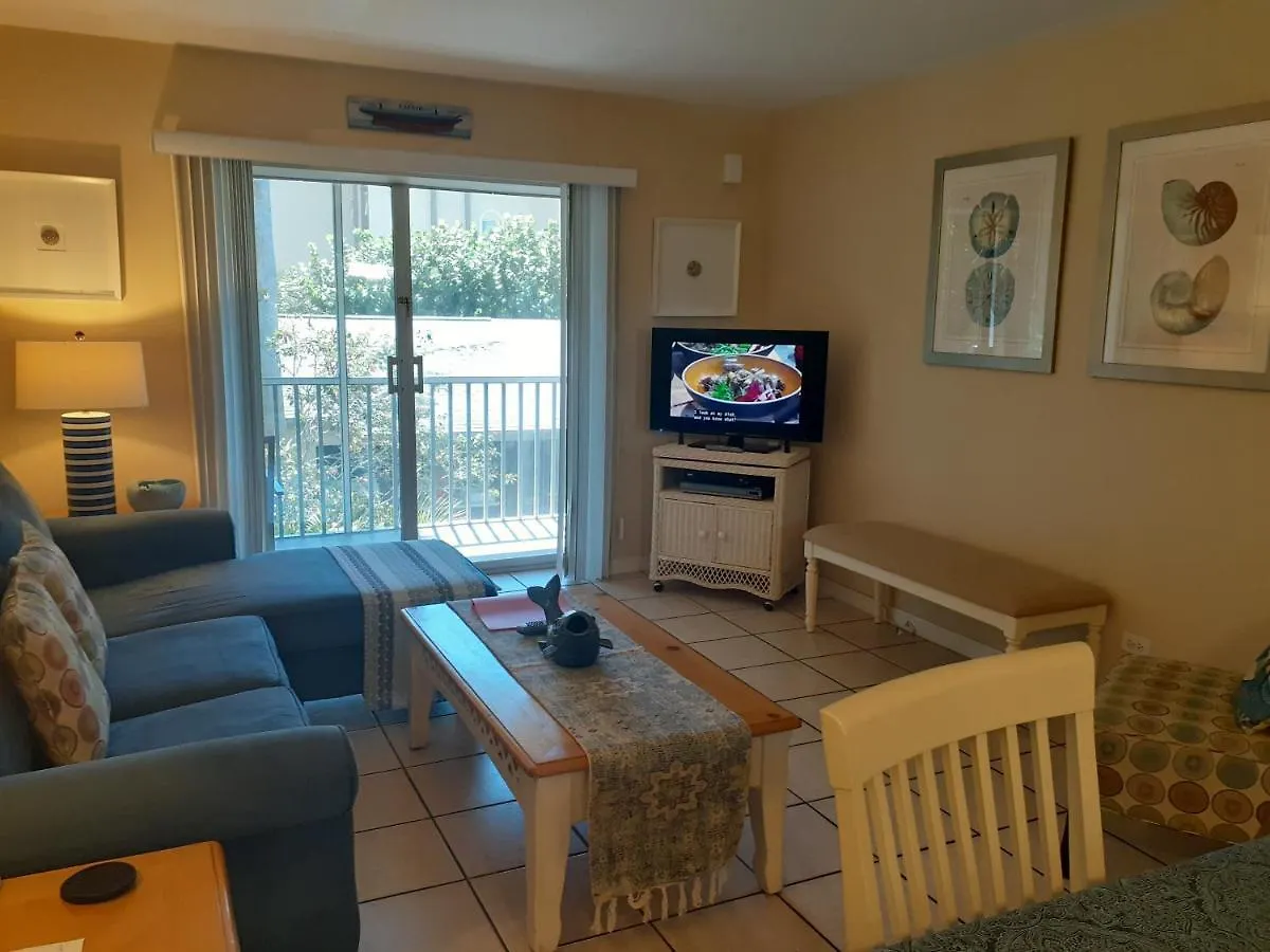 ****  Turtle Crawl Inn - Longboat Key USA